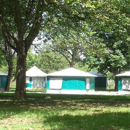 מלון Aire-sur-lʼAdour Camping Les Ombrages De L'Adour מראה חיצוני תמונה